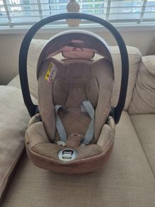 cybex new model beige with specific isofix for this car seat