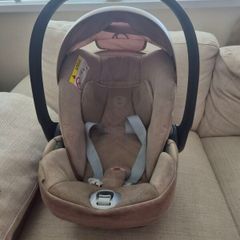 cybex new model beige with specific isofix for this car seat