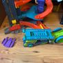 HALF PRICE OFFER A bunch of hot wheels tracks and cars Image 5