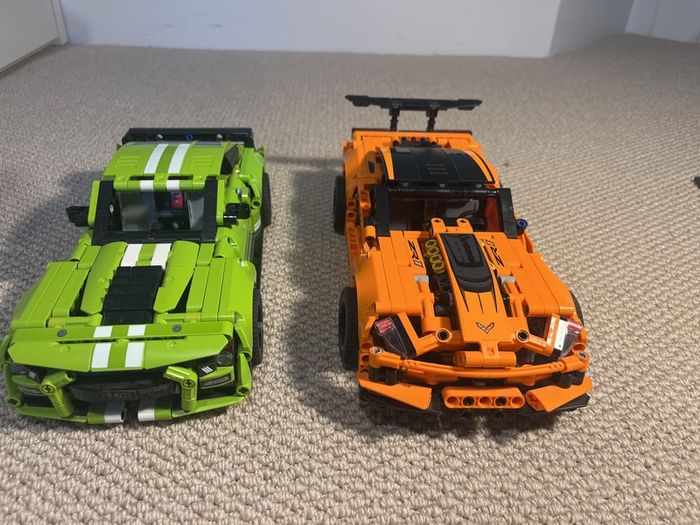 2 Lego Technic car