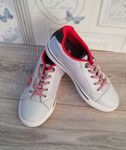 Levi's boys slip on trainers like new condition UK2.. EUR 34