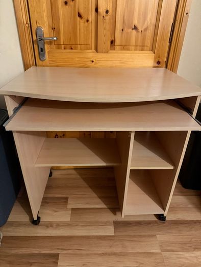 Computer table