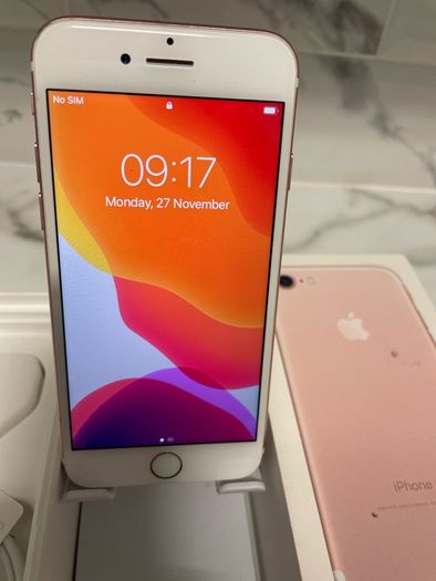Apple IPhone 7 32 gb Unlocked Rose Gold Boxed