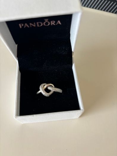 Pandora Womens Silver Crossover Sparkly Ring- Size 58 Brand New