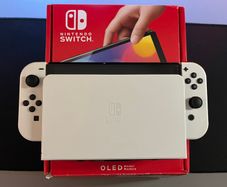 Nintendo Switch OLED & Carrying Case