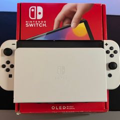 Nintendo Switch OLED & Carrying Case