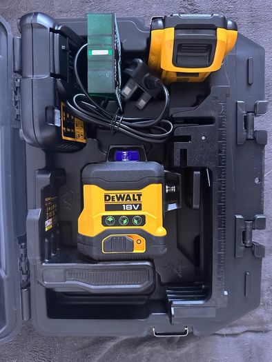 DEWALT DCLE34031D1-GB 18V 1 x 2Ah Li-Ion XR Green Self-Levelling Multi-Line Laser Level