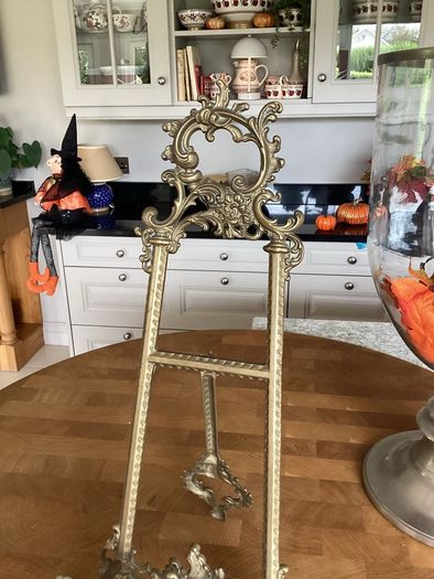 Brass picture stand