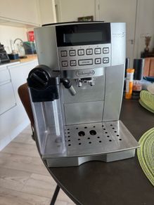 DeLonghi Coffee machine