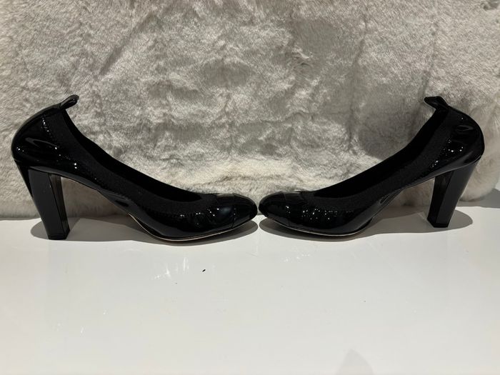 CHANEL Black Patent Pumps
