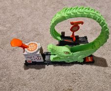 Hot Wheels Snake Spiral
