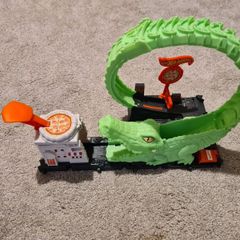 Hot Wheels Snake Spiral