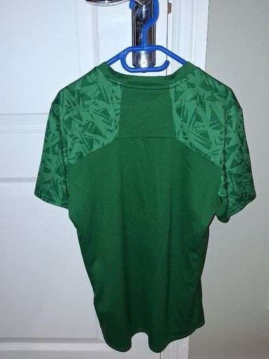 Official Umbro Ireland training top (Large kids size)