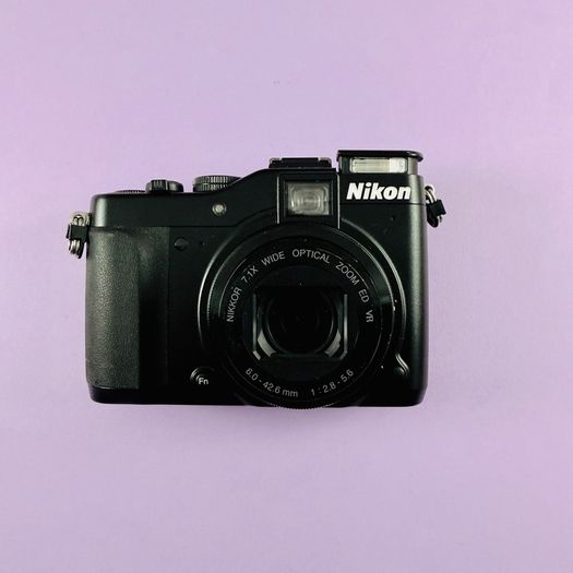 Nikon Coolpix P7000