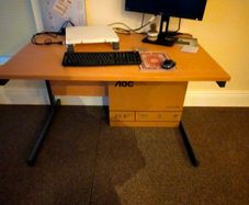 Office desk - 121cm x 80.5cm