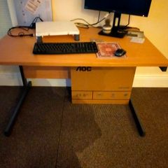 Office desk - 121cm x 80.5cm