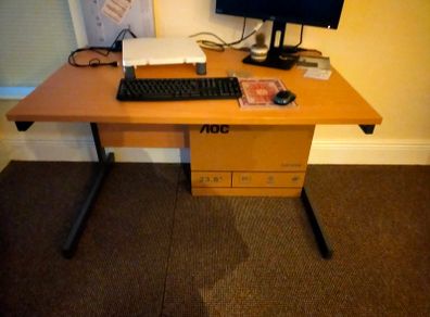 Office desk - 121cm x 80.5cm