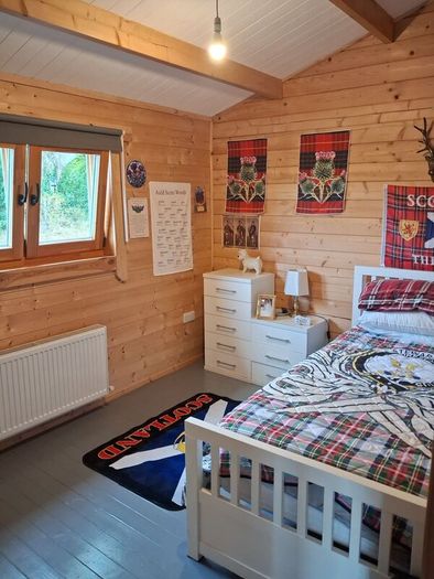 Log cabin