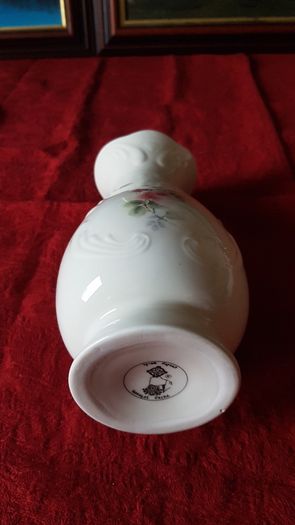 8 Inches Tall Donegal Parian China Rose Vase Made In Ireland