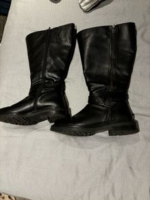 Curvy knee boots