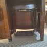 1920- 1950s Singer sewing machine cabinet Image 4