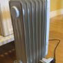 Daewoo 7-Fin 1500W Oil-Filled Radiator - Thermostat, Dual Heat Settings, Castors - Excellent Condition Image 3