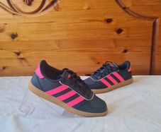 2025 adidas breaknet sleek Size 3 eu 35 1/2 blue leather with pink in new condition