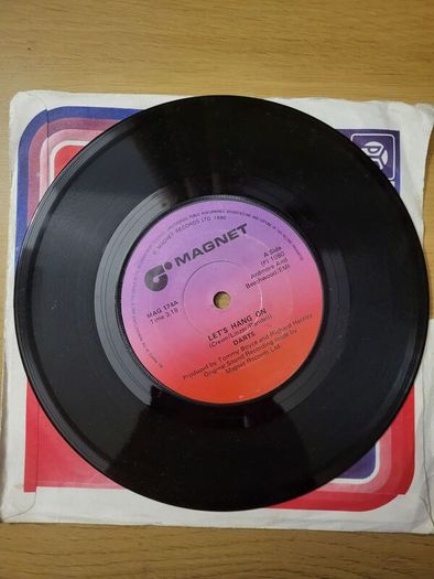 Darts Lets Hang On 7 inch 1980 Magnet MAG 174
