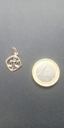 375 9ct gold zodiac Libra pendant