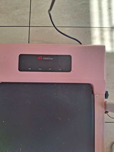 Pink treadmill 1-10km/hr - like new!