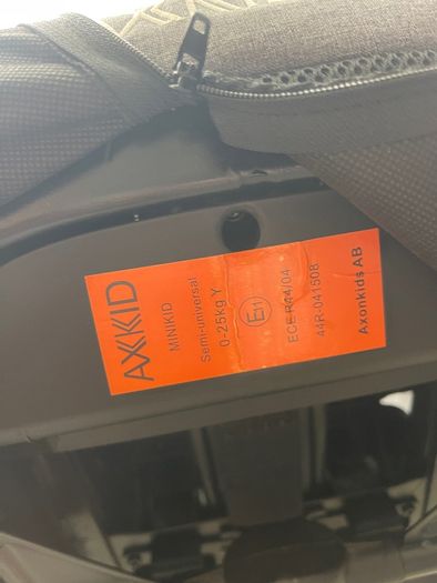 Axkid mini kid car seat