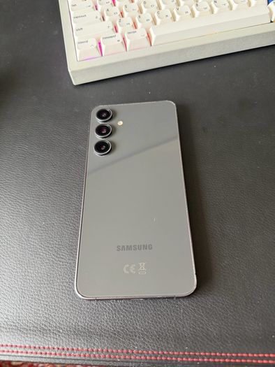 Samsung S24 FE