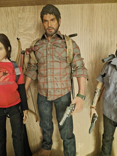 last of us Ellie and Joel hot toys cctoys
