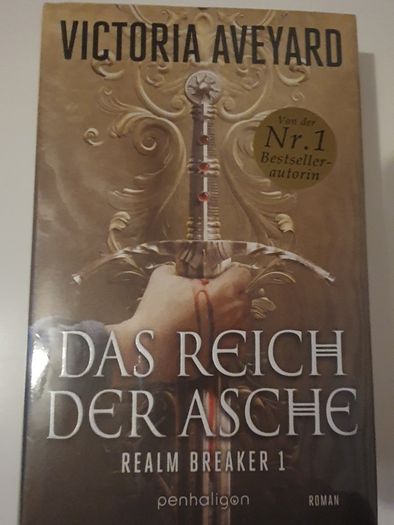 Victoria Aveyard