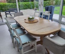 Beautiful Solid Wood Dining Table & 6 Chairs