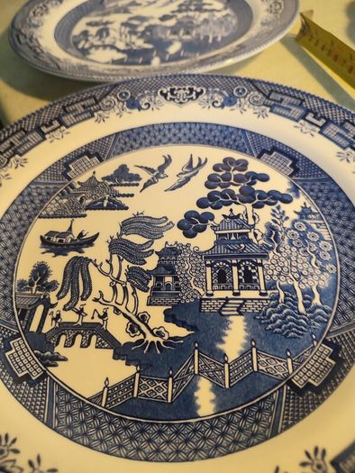 SET OF 2 Pristine Churchill Blue Willow 10 3/8 INCHES  Dinner Plate, Microwave Proof,