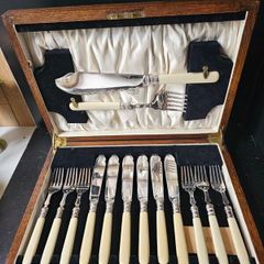 ANTIQUE EPNS Silver Plated Fish Cutlery Set