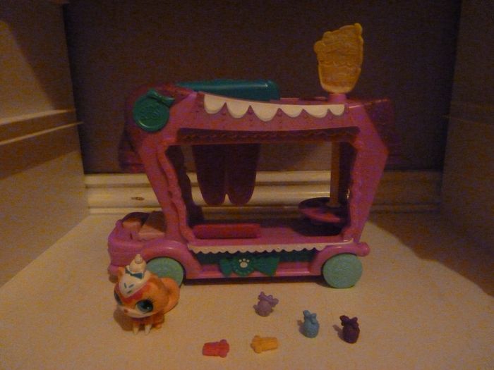 Pet shop