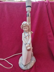 Nao by Lladro Figurine Lamp