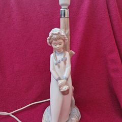 Nao by Lladro Figurine Lamp