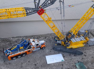 Lego Leibherr crane 42146 and tow truck