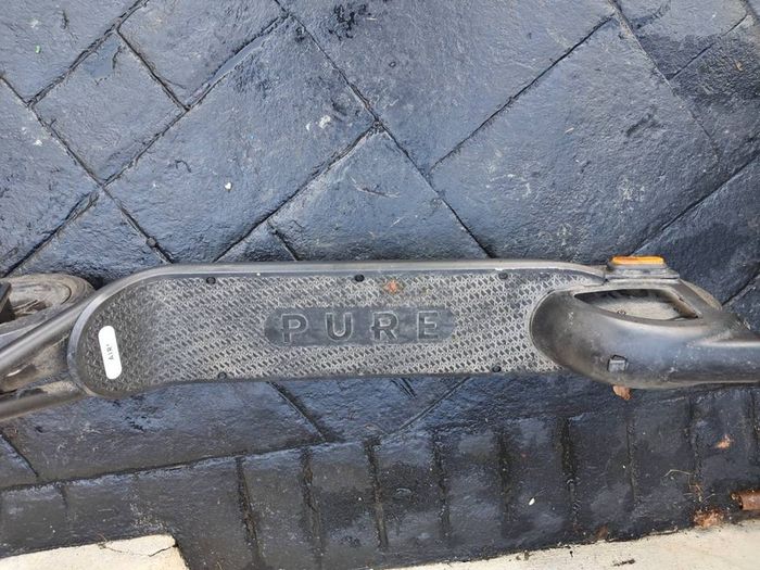 Pure electric scooter