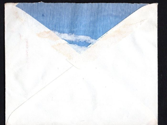 1972 Ireland Prepaid Oireachtas envelope with 1922-1971 Michael Collins and Arthur Griffith commemorative postage labels depicting Collins and Griffith before the GPO with "Comoradh (Commemorate) 1922" tying "Please shew district numbers in Dublin address