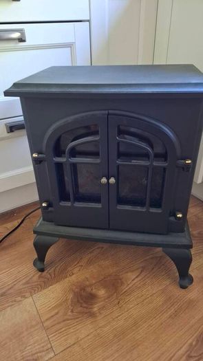 electric stove / fireplace