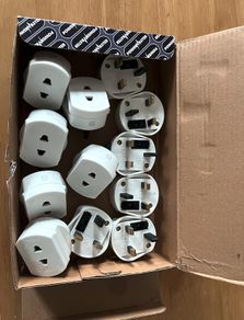 Lot of 20 New 2-Pin to 3-Pin Shaver Adaptors