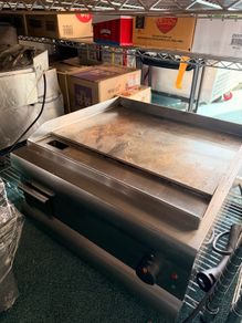 Heavy-Duty Commercial Electric Griddle / Flat Top Grill