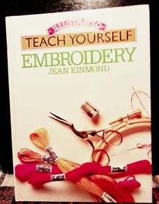 1972. Illustrated Teach Yourself Embroidery.