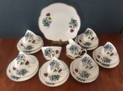 Beautiful Vintage Royal Stuart Fine Bone China 21 Piece Teaset in a Fabulous Mixed Floral Pattern in Excellent Condition, pattern number R/5103