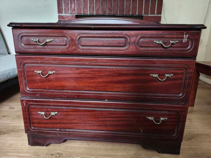 Vintage Dark Wood 3-Drawer Dresser (Free)