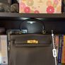Unisex Top Handle crossbody bag and shoulder bag Image 2